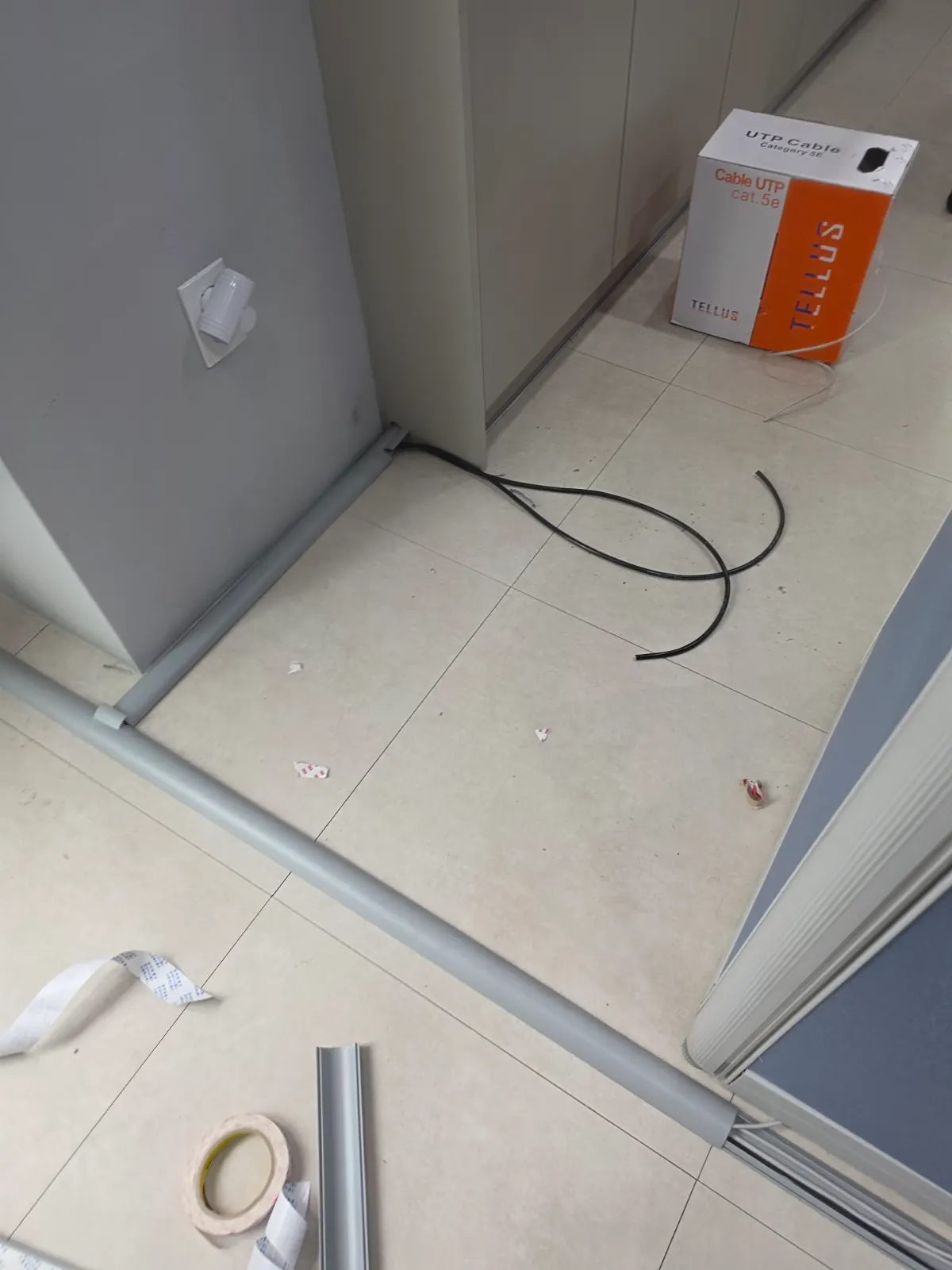 사무실 이전 후 인터넷이랑 전기 한 번에 해결했습니다