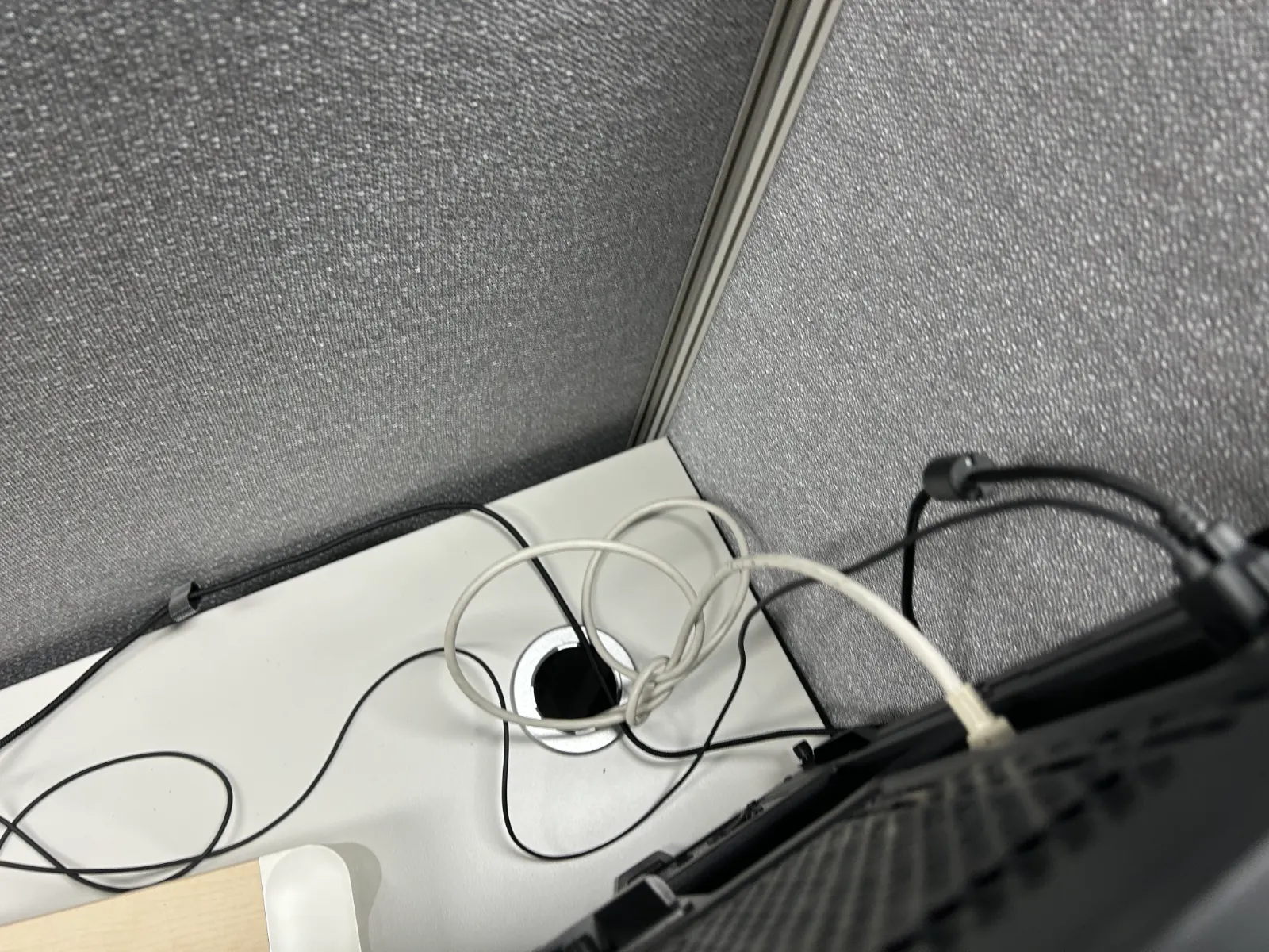 40회선 랜선 설치 생각보다 수월하게 끝났네요