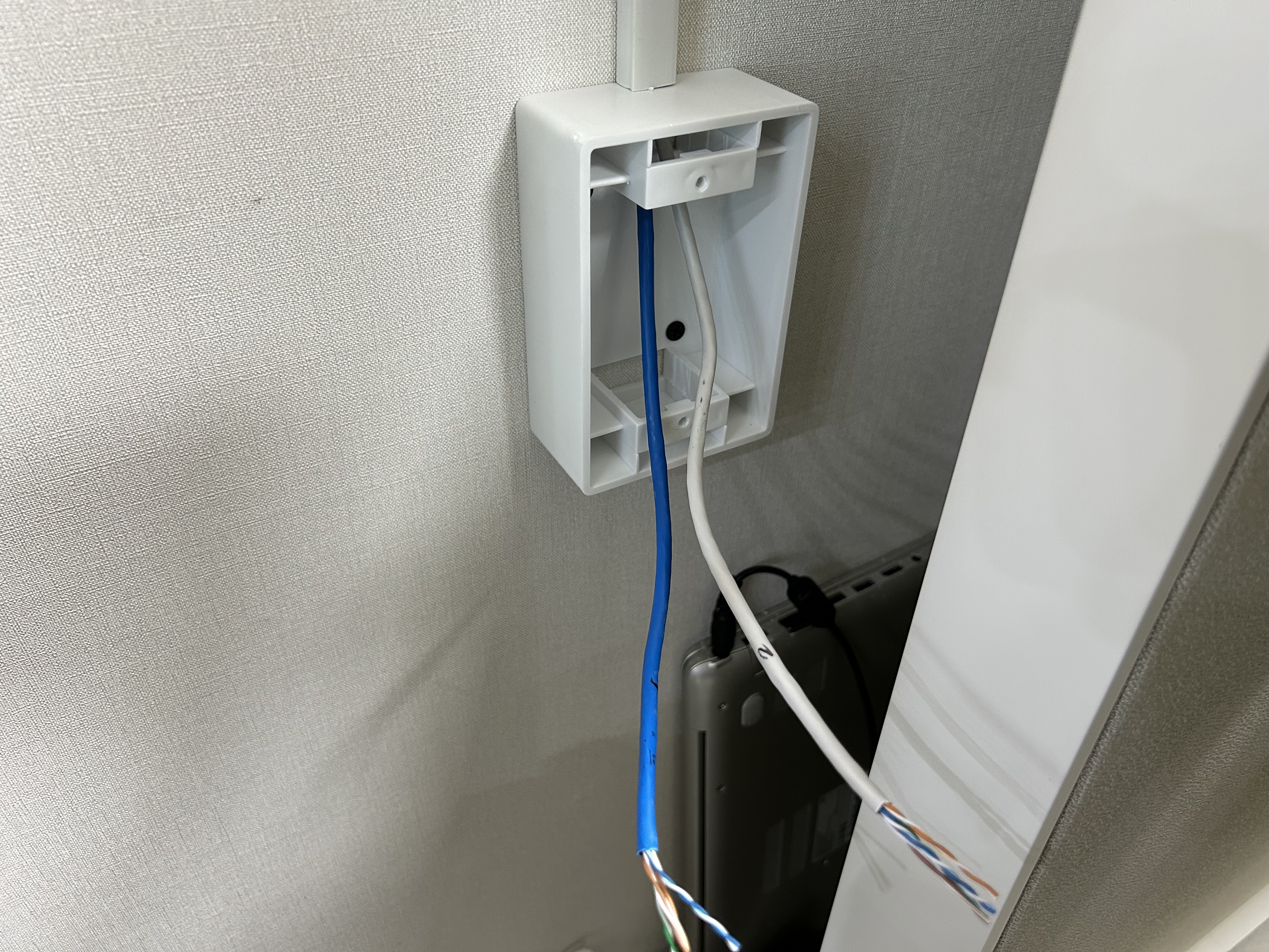 충북 음성 가정집 랜선 2회선 설치 당일에 전화하자마자 바로 해주셨어요